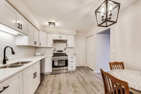 Tiny photo for 206 Country Lane, Des Plaines, IL 60016 (MLS # 12491910)