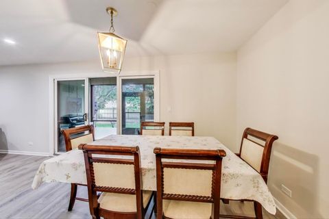 Tiny photo for 206 Country Lane, Des Plaines, IL 60016 (MLS # 12491910)