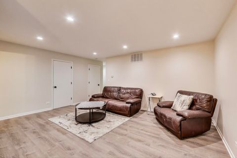 Tiny photo for 206 Country Lane, Des Plaines, IL 60016 (MLS # 12491910)