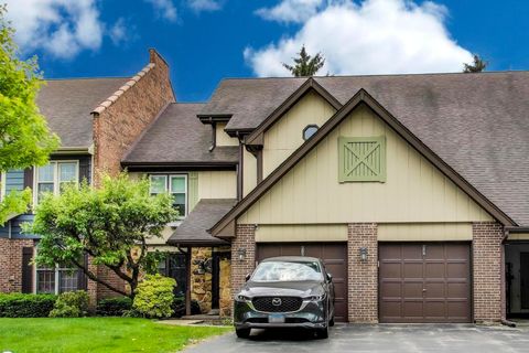 Tiny photo for 206 Country Lane, Des Plaines, IL 60016 (MLS # 12491910)