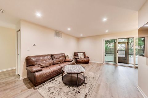 Tiny photo for 206 Country Lane, Des Plaines, IL 60016 (MLS # 12491910)