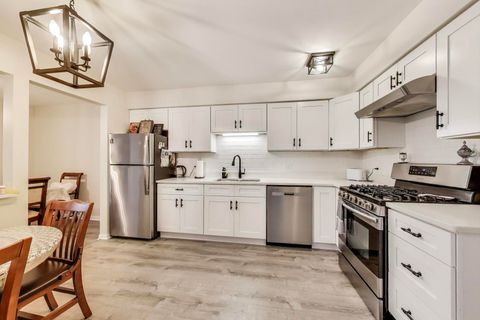 Tiny photo for 206 Country Lane, Des Plaines, IL 60016 (MLS # 12491910)
