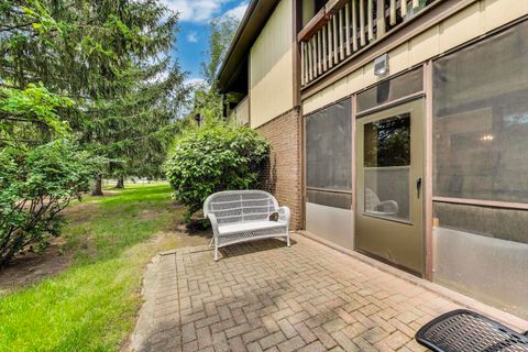Tiny photo for 206 Country Lane, Des Plaines, IL 60016 (MLS # 12491910)
