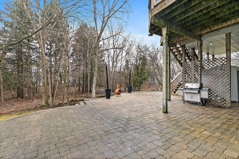 Tiny photo for 726 Barberry Trail, Fox River Grove, IL 60021 (MLS # 12563581)
