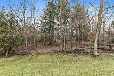 Tiny photo for 726 Barberry Trail, Fox River Grove, IL 60021 (MLS # 12563581)