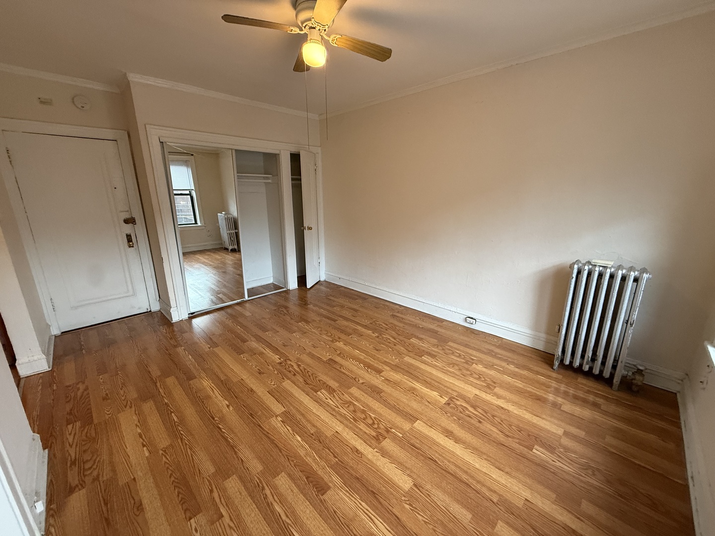 1135 W Lunt Avenue 209