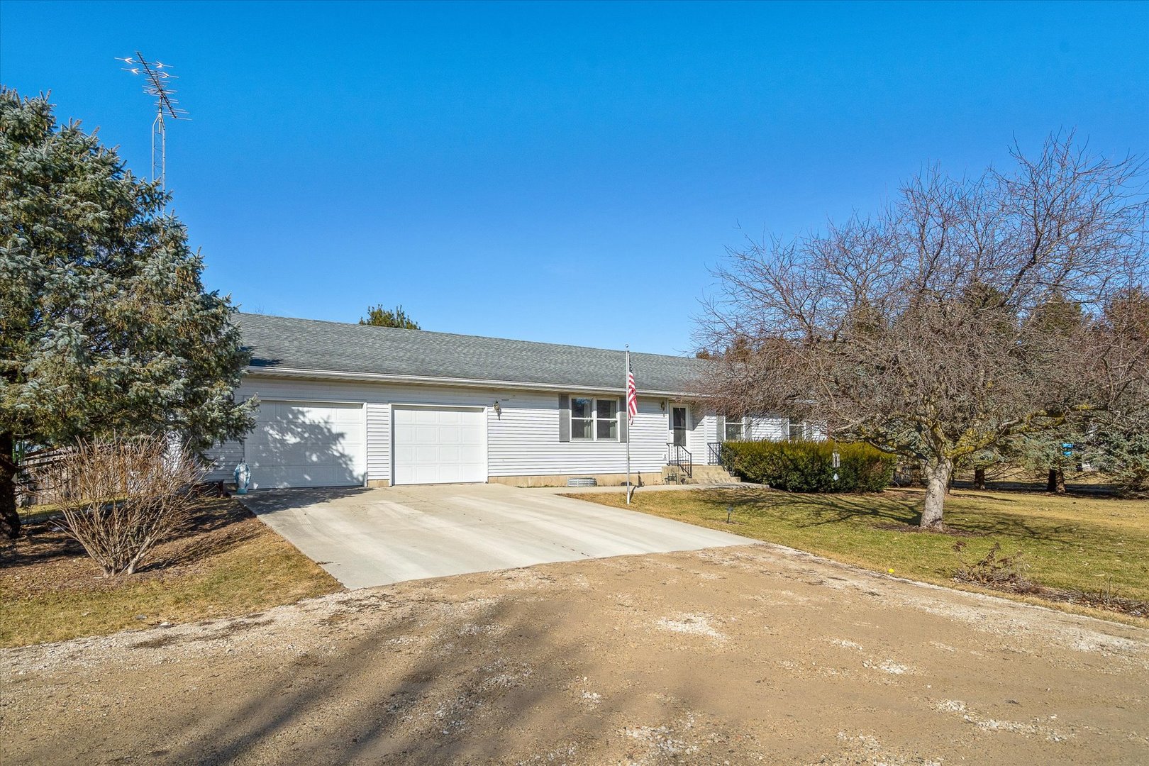 4461 N IL State Route 23