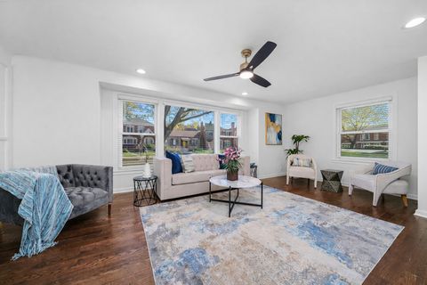 Tiny photo for 6222 N Lenox Avenue, Chicago, IL 60646 (MLS # 12583270)