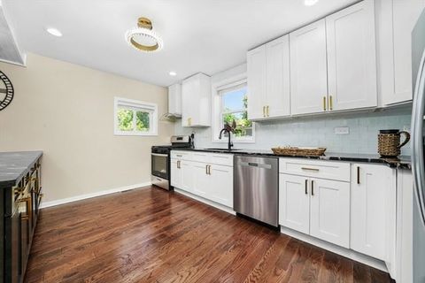Tiny photo for 6222 N Lenox Avenue, Chicago, IL 60646 (MLS # 12583270)
