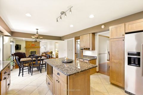 Tiny photo for 3835 Huntington Boulevard, Hoffman Estates, IL 60192 (MLS # 12438788)