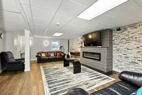 Tiny photo for 3835 Huntington Boulevard, Hoffman Estates, IL 60192 (MLS # 12438788)