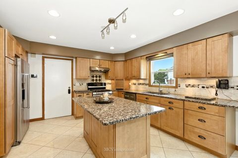 Tiny photo for 3835 Huntington Boulevard, Hoffman Estates, IL 60192 (MLS # 12438788)