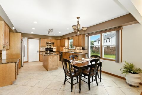 Tiny photo for 3835 Huntington Boulevard, Hoffman Estates, IL 60192 (MLS # 12438788)