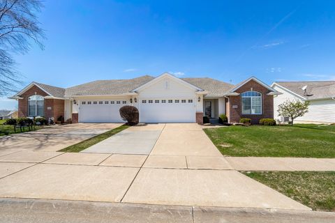 Tiny photo for 5706 Castlewood Drive #0, Bettendorf, IA 52722 (MLS # 12614355)