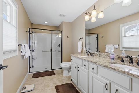 Tiny photo for 5706 Castlewood Drive #0, Bettendorf, IA 52722 (MLS # 12614355)