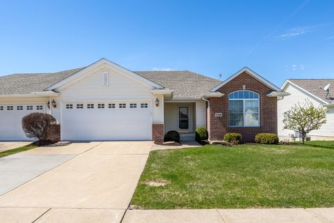 Photo of 5706 Castlewood Drive #0, Bettendorf, IA 52722 (MLS # 12614355)