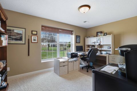 Tiny photo for 5706 Castlewood Drive #0, Bettendorf, IA 52722 (MLS # 12614355)