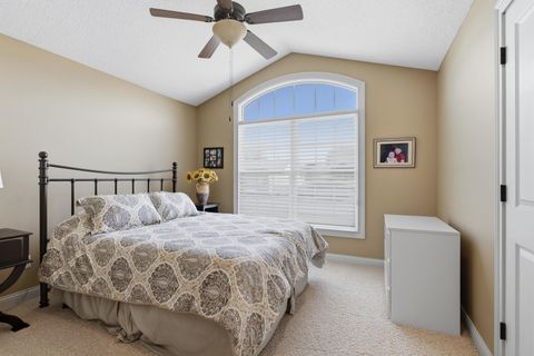 Tiny photo for 5706 Castlewood Drive #0, Bettendorf, IA 52722 (MLS # 12614355)