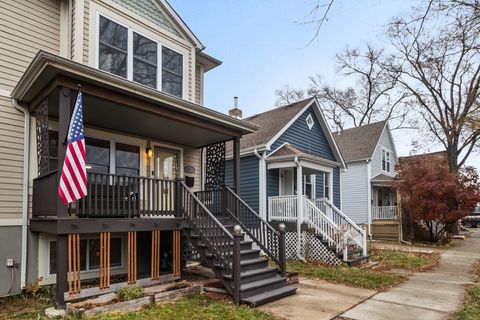 Tiny photo for 1811 Lyons Street, Evanston, IL 60201 (MLS # 12524336)