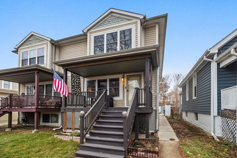 Tiny photo for 1811 Lyons Street, Evanston, IL 60201 (MLS # 12524336)