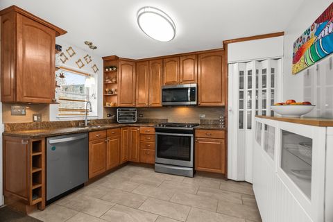 Tiny photo for 1811 Lyons Street, Evanston, IL 60201 (MLS # 12524336)