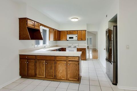 Tiny photo for 1304 Kempton Drive, Libertyville, IL 60048 (MLS # 12695619)
