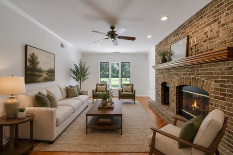 Tiny photo for 1304 Kempton Drive, Libertyville, IL 60048 (MLS # 12695619)