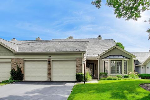 Photo of 1304 Kempton Drive, Libertyville, IL 60048 (MLS # 12695619)