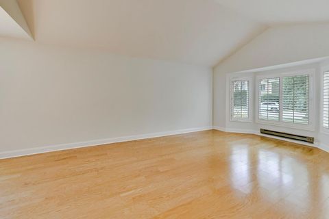 Tiny photo for 1304 Kempton Drive, Libertyville, IL 60048 (MLS # 12695619)