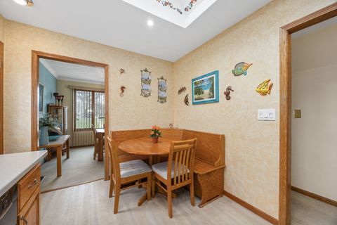 Tiny photo for 8000 Oakview Lane, Woodridge, IL 60517 (MLS # 12587818)