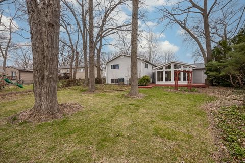 Tiny photo for 8000 Oakview Lane, Woodridge, IL 60517 (MLS # 12587818)