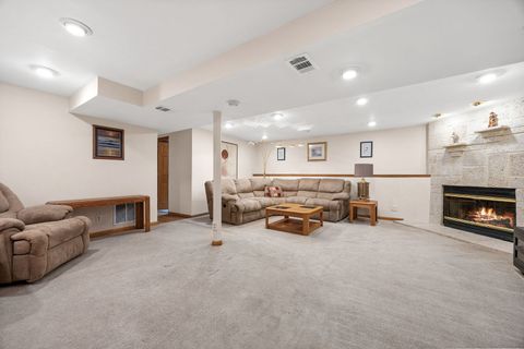 Tiny photo for 8000 Oakview Lane, Woodridge, IL 60517 (MLS # 12587818)