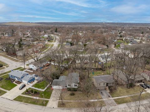 Tiny photo for 8000 Oakview Lane, Woodridge, IL 60517 (MLS # 12587818)