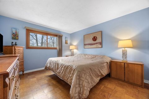 Tiny photo for 8000 Oakview Lane, Woodridge, IL 60517 (MLS # 12587818)