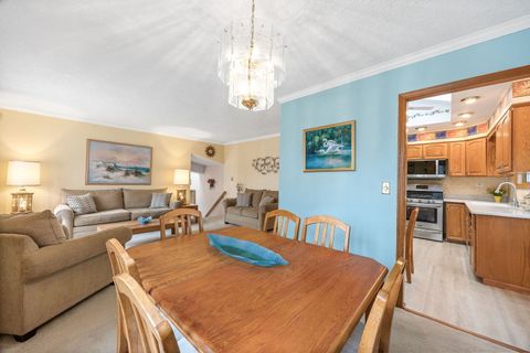 Tiny photo for 8000 Oakview Lane, Woodridge, IL 60517 (MLS # 12587818)