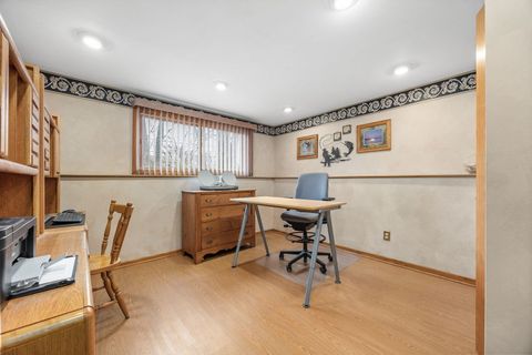 Tiny photo for 8000 Oakview Lane, Woodridge, IL 60517 (MLS # 12587818)