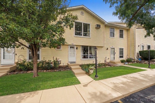114 RAINTREE CT, AURORA, IL 60504 - Image cc9fd79ce23925bd7d2c2e57e1b315d3/231412926