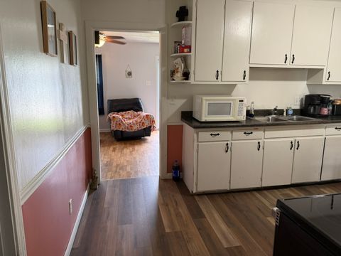 Tiny photo for 219 E Williams Street, Salem, IL 62881 (MLS # 12639132)