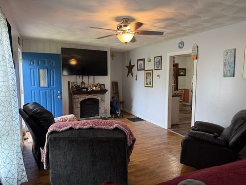 Tiny photo for 219 E Williams Street, Salem, IL 62881 (MLS # 12639132)