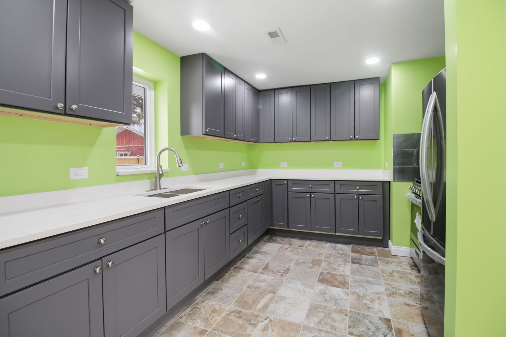 9804 S Maplewood Avenue