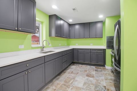 Tiny photo for 9804 S Maplewood Avenue, Evergreen Park, IL 60805 (MLS # 12595733)