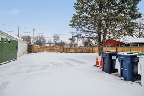 Tiny photo for 9804 S Maplewood Avenue, Evergreen Park, IL 60805 (MLS # 12595733)