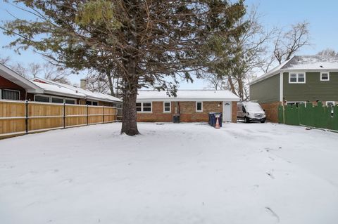 Tiny photo for 9804 S Maplewood Avenue, Evergreen Park, IL 60805 (MLS # 12595733)