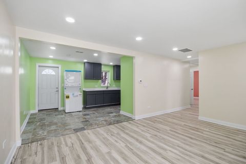 Tiny photo for 9804 S Maplewood Avenue, Evergreen Park, IL 60805 (MLS # 12595733)