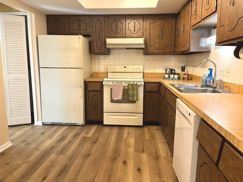 Tiny photo for 9605 S Komensky Avenue #202, Oak Lawn, IL 60453 (MLS # 12769947)