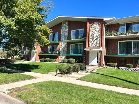 Tiny photo for 9605 S Komensky Avenue #202, Oak Lawn, IL 60453 (MLS # 12769947)