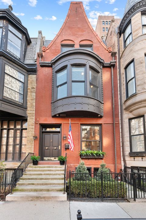 Photo of 41 E Elm Street, Chicago, IL 60611 (MLS # 12594503)