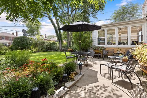 Tiny photo for 6709 N Ramona Avenue, Lincolnwood, IL 60712 (MLS # 12400232)