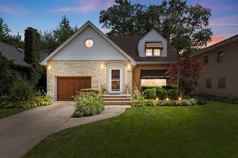 Photo of 6709 N Ramona Avenue, Lincolnwood, IL 60712 (MLS # 12400232)
