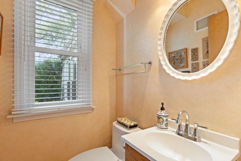 Tiny photo for 6709 N Ramona Avenue, Lincolnwood, IL 60712 (MLS # 12400232)